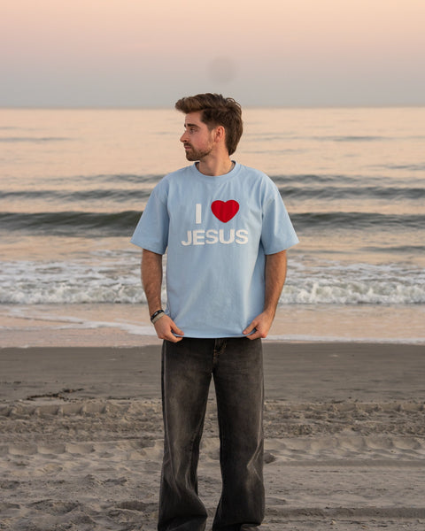 Powder Blue | Brett is 6'1" wearing a L