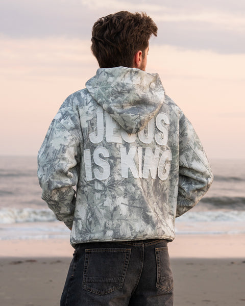 Stitched Light Green Camo | Brett is 6'1" wearing size L